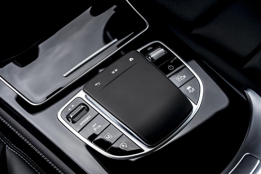 Детали интерьера Mercedes-Benz GLC220 d 4Matic (X253) 2019 года  (UK) (фото 83 из 89)